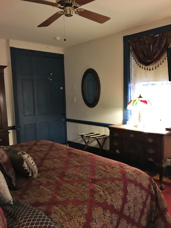 Parsonage Inn Bed And Breakfast Сент-Майклс Экстерьер фото