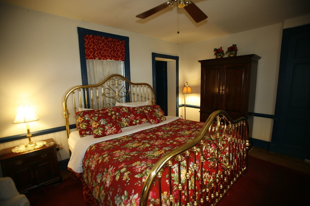 Parsonage Inn Bed And Breakfast Сент-Майклс Экстерьер фото