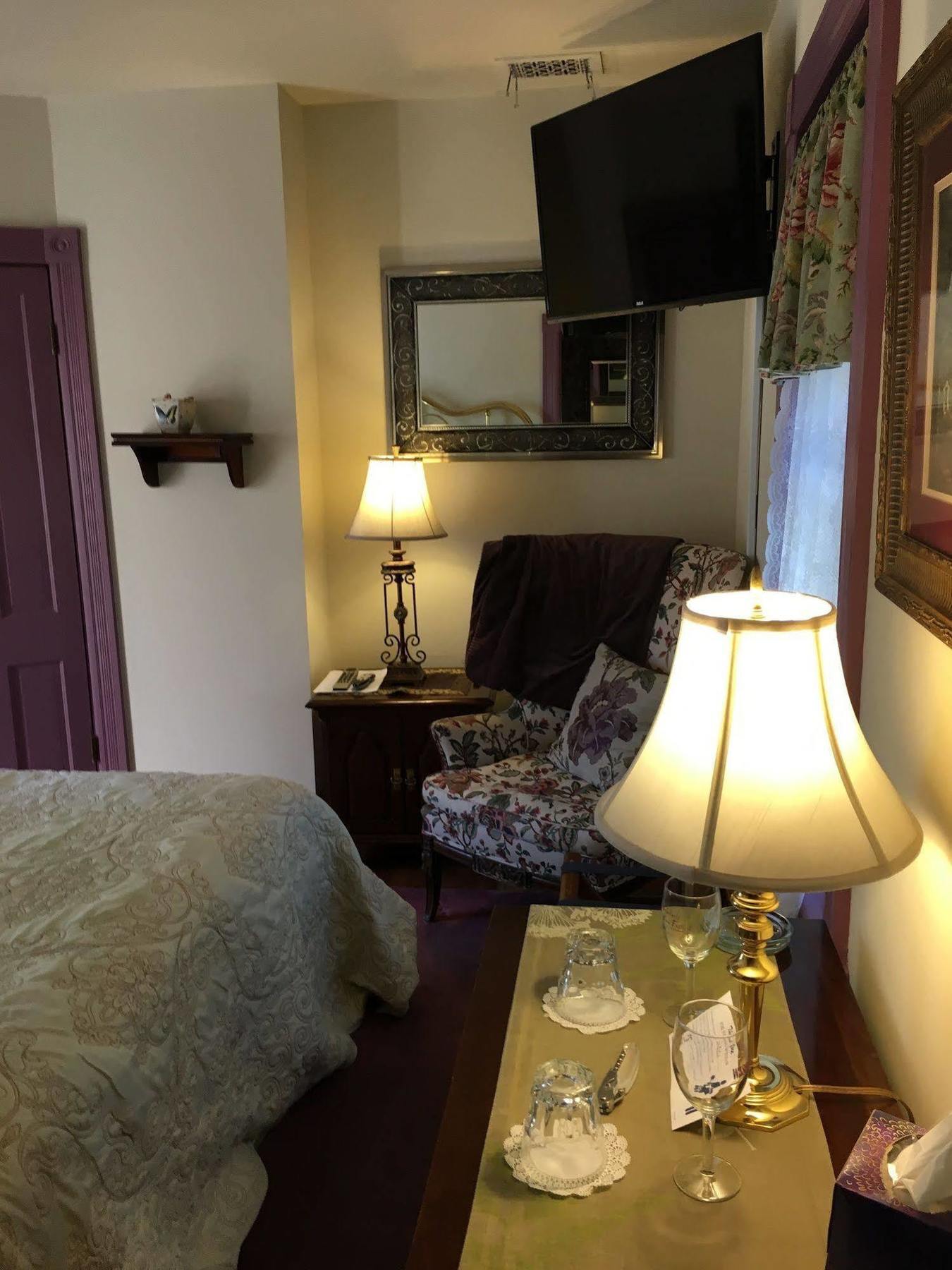Parsonage Inn Bed And Breakfast Сент-Майклс Экстерьер фото