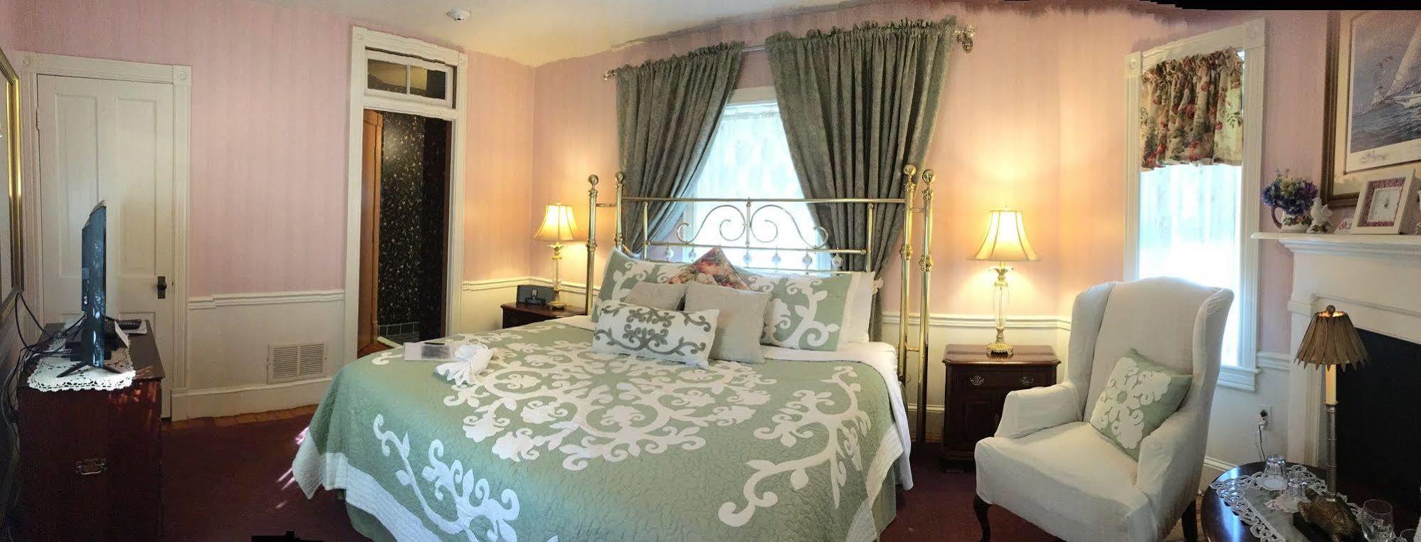 Parsonage Inn Bed And Breakfast Сент-Майклс Экстерьер фото